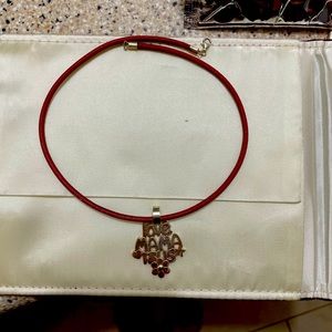 Tous leather choker
